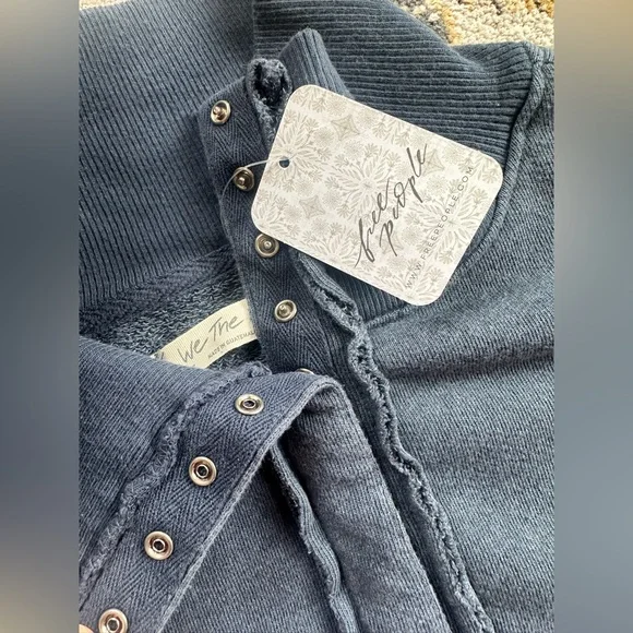 We the Free Camden Henley Sweatshirt Navy 🫐 - Picture 6 of 8